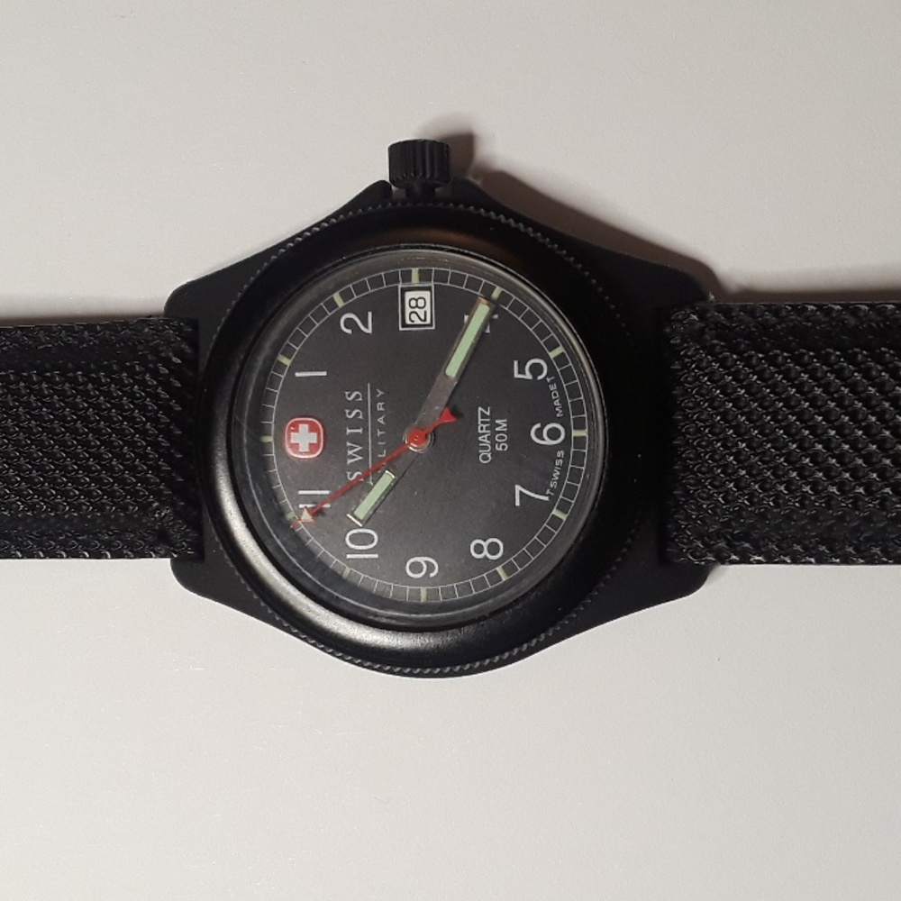 c RARE NEW VINTAGE SWISS MILITARY 50M QUARTZ ARMY NYLON BAND DATE WATCH